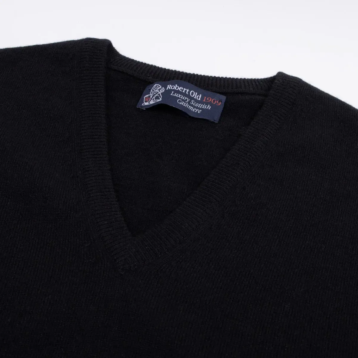 Black Chatsworth 2ply V-Neck Cashmere Sweater