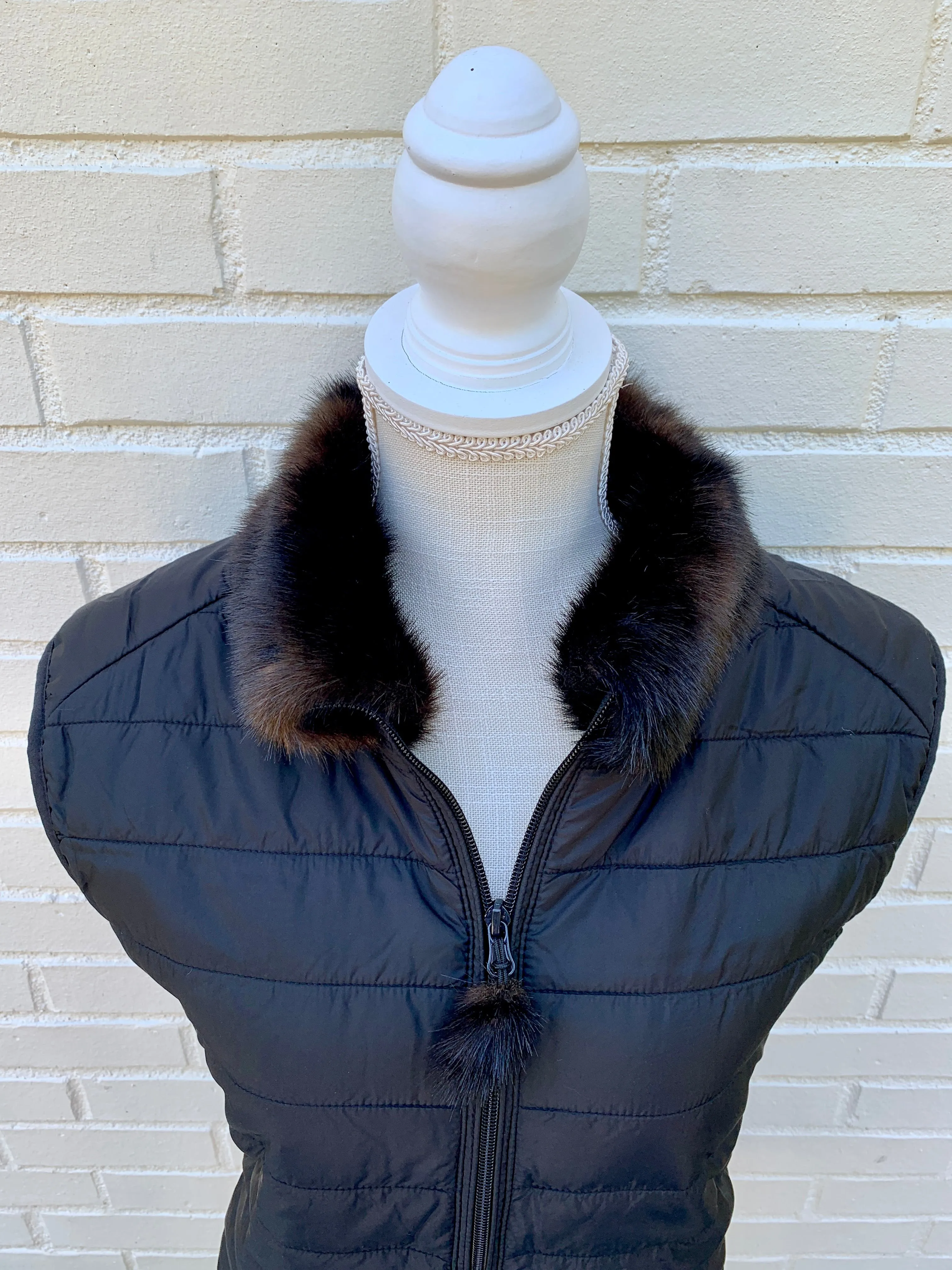 Blondie Black Puffer Vest w Faux Brown Fur (PFFBlack 1)