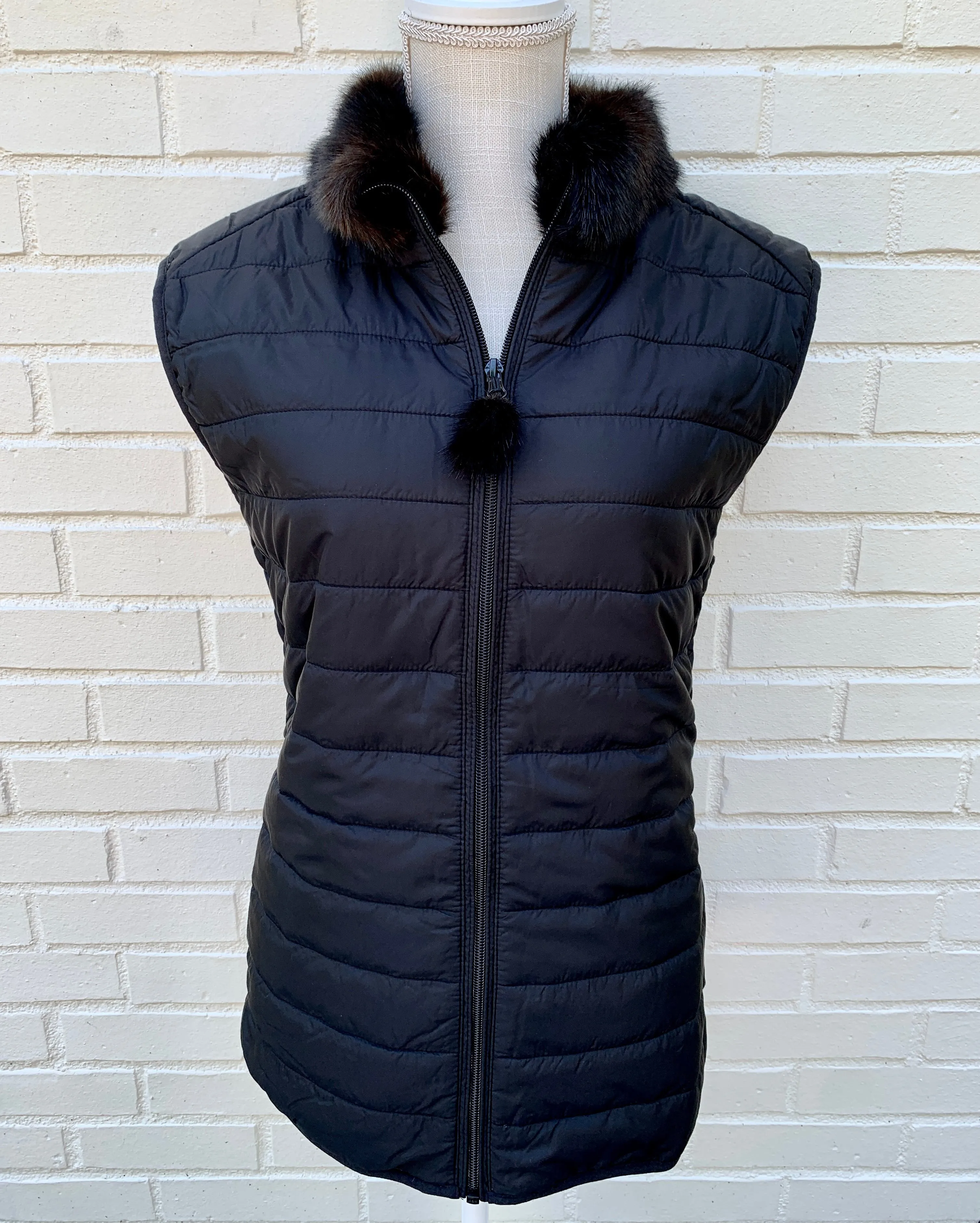 Blondie Black Puffer Vest w Faux Brown Fur (PFFBlack 1)