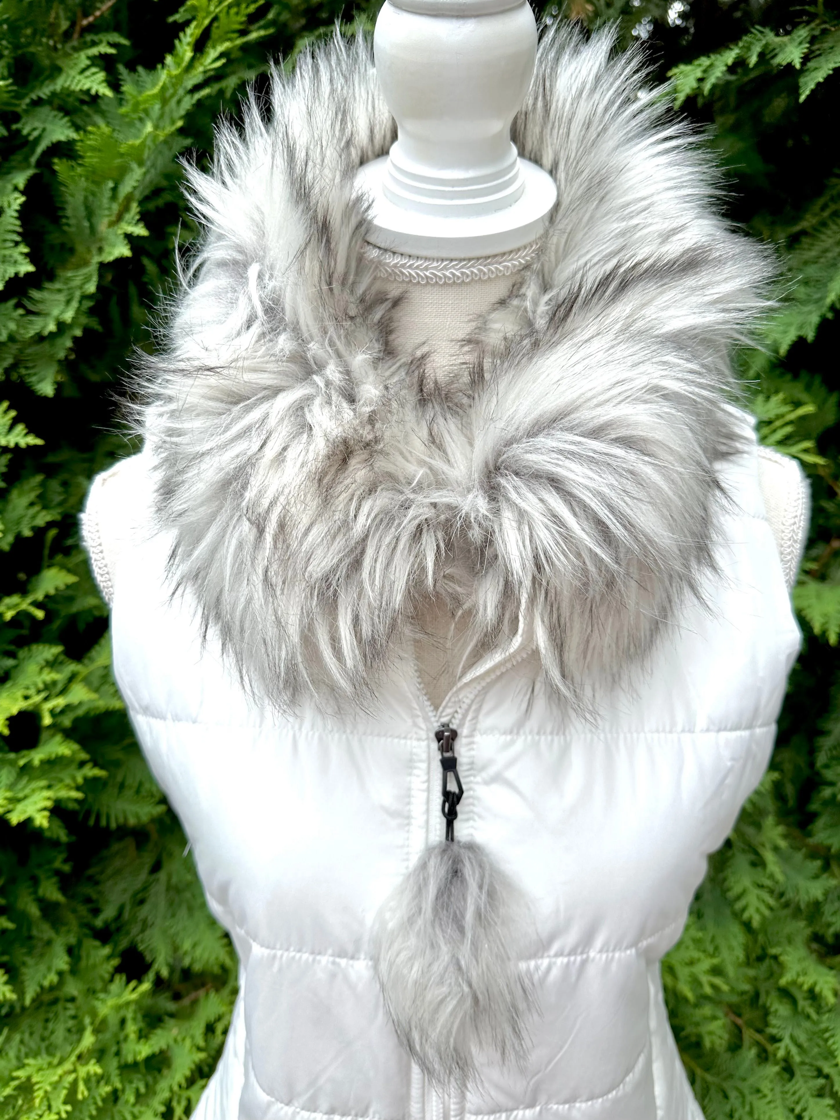 Blondie White Puffer Vest w Silver Fox Faux Fur (PFFWhite 01)