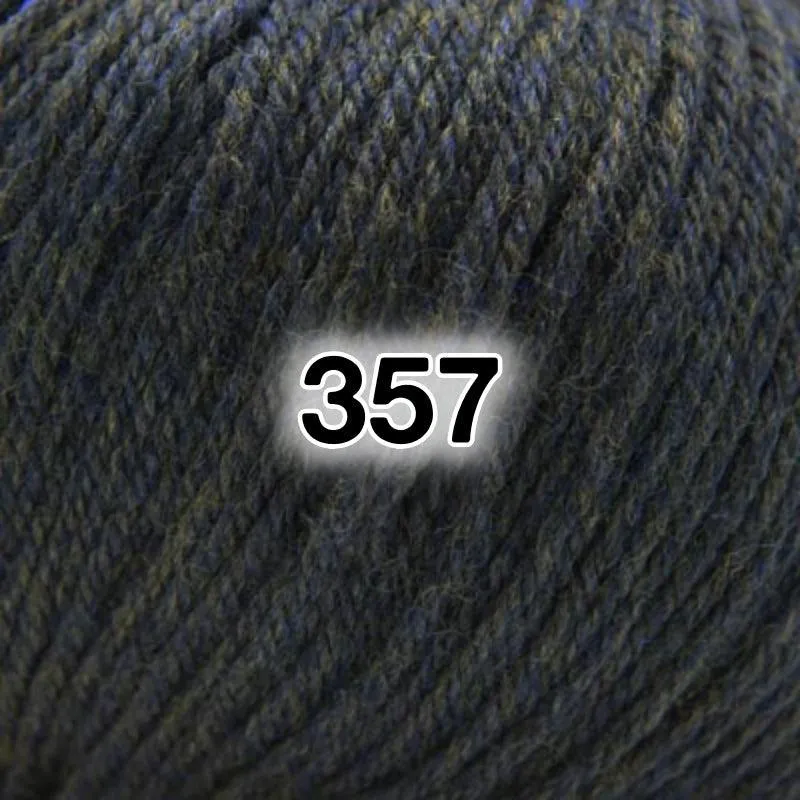 Cascade Yarns 220 Superwash (1 of 2)