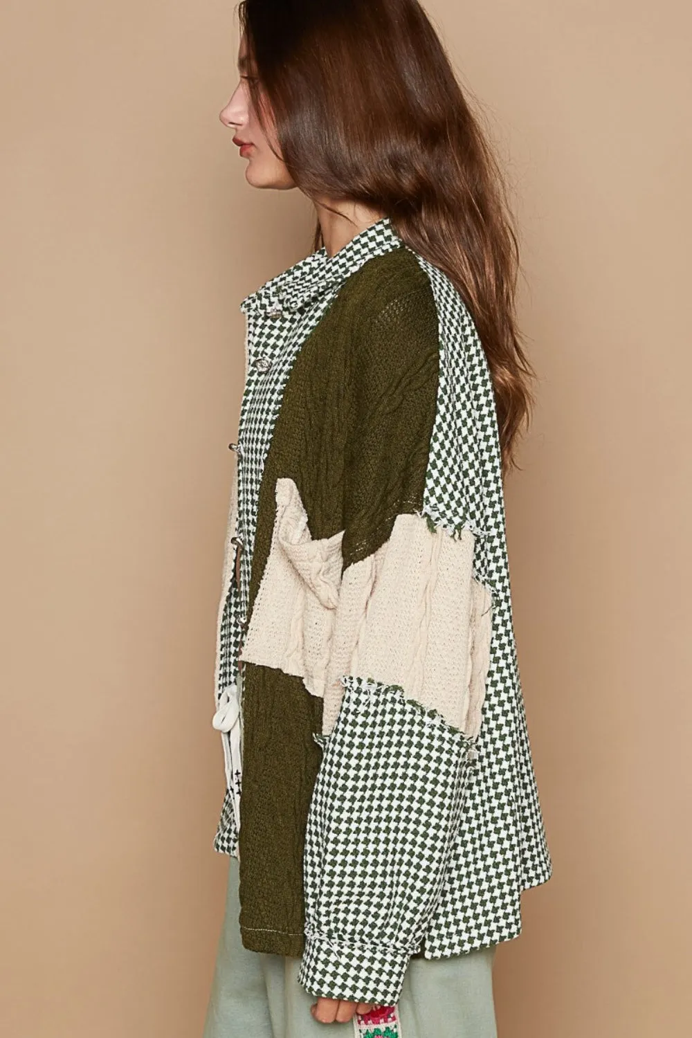 Hot Girl Houndstooth Contrast Cable Knit Pocket Shacket In Olive