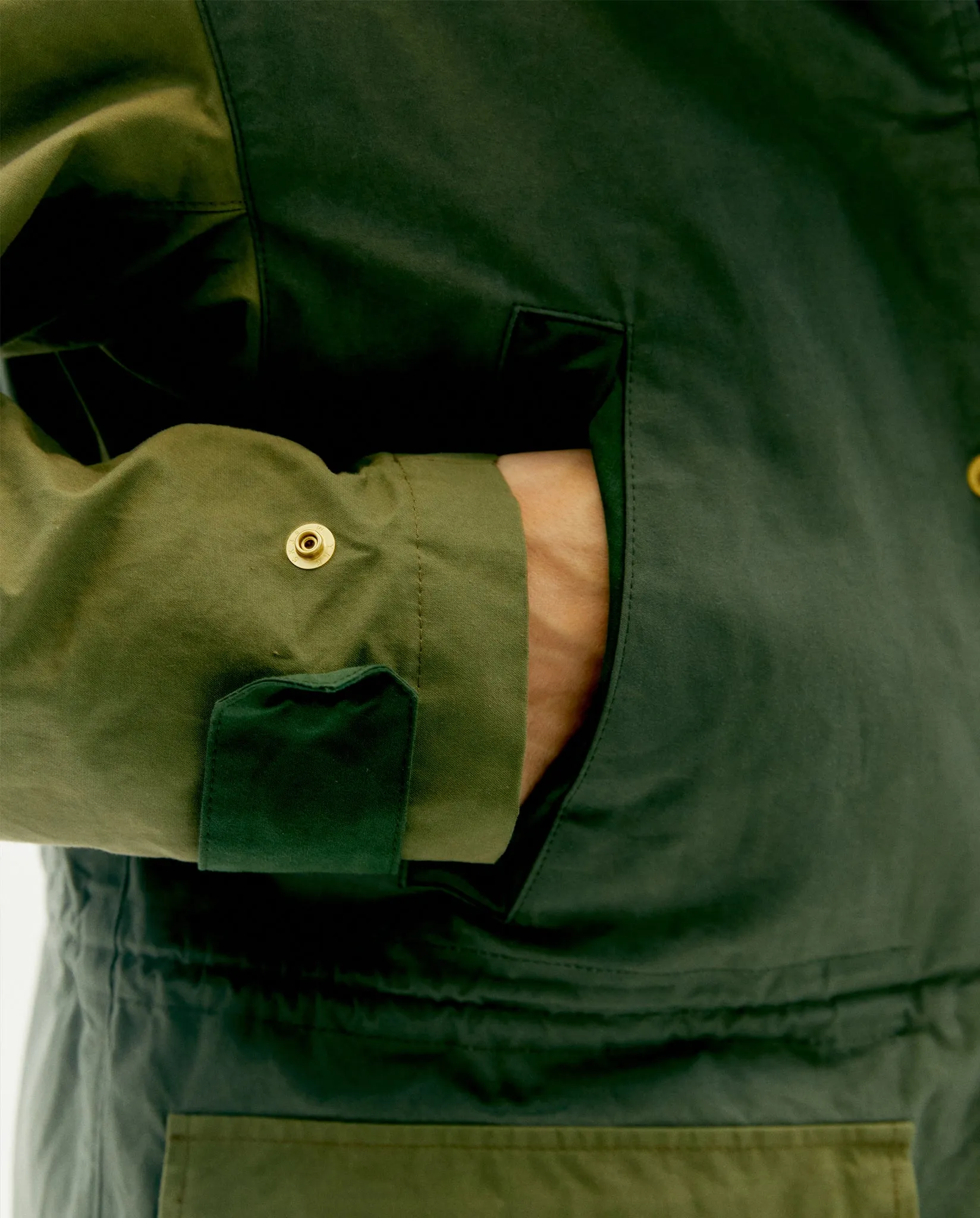 JEFFERSON SHELL JACKET IN GREEN