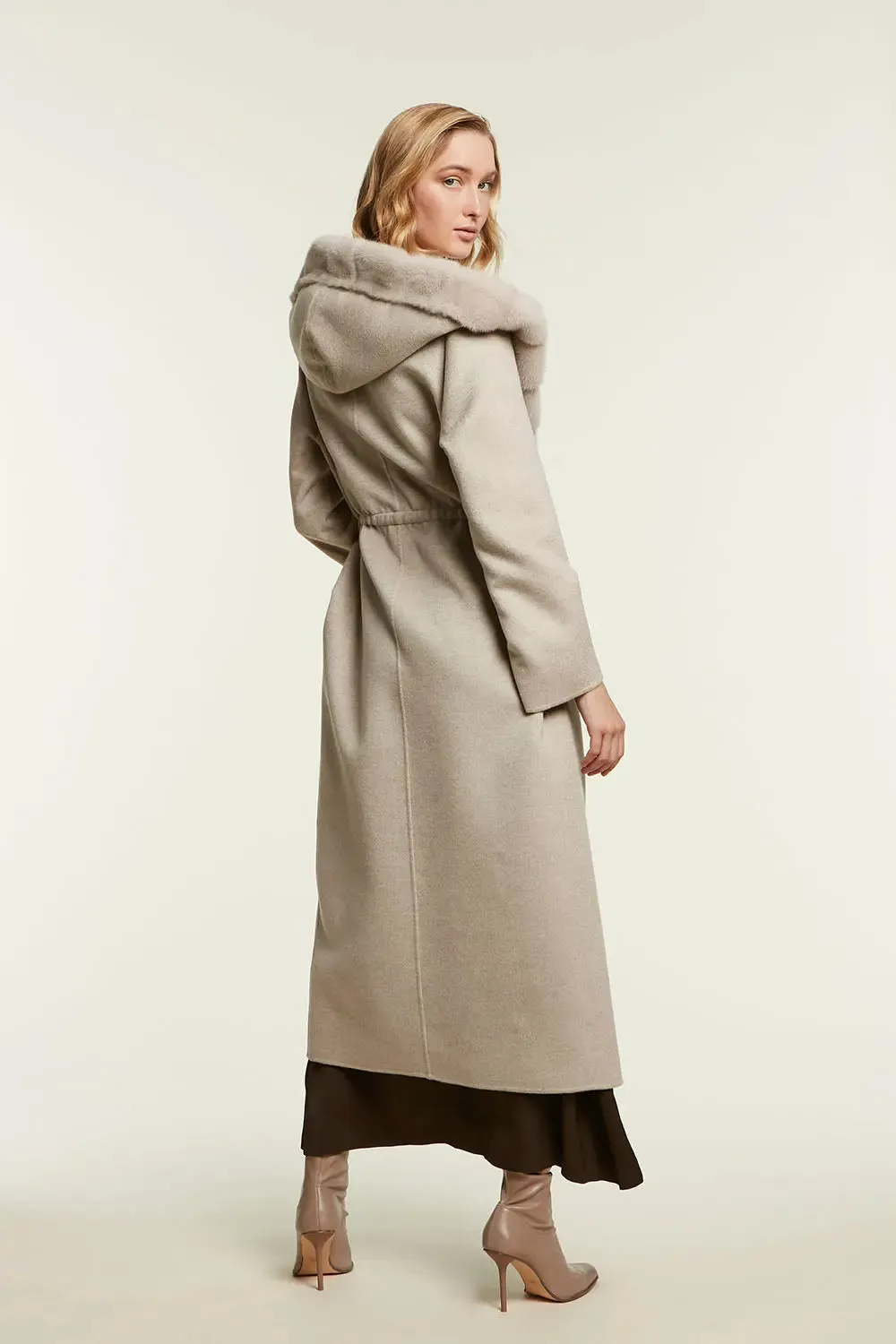 Long cashmere coat with fur hood