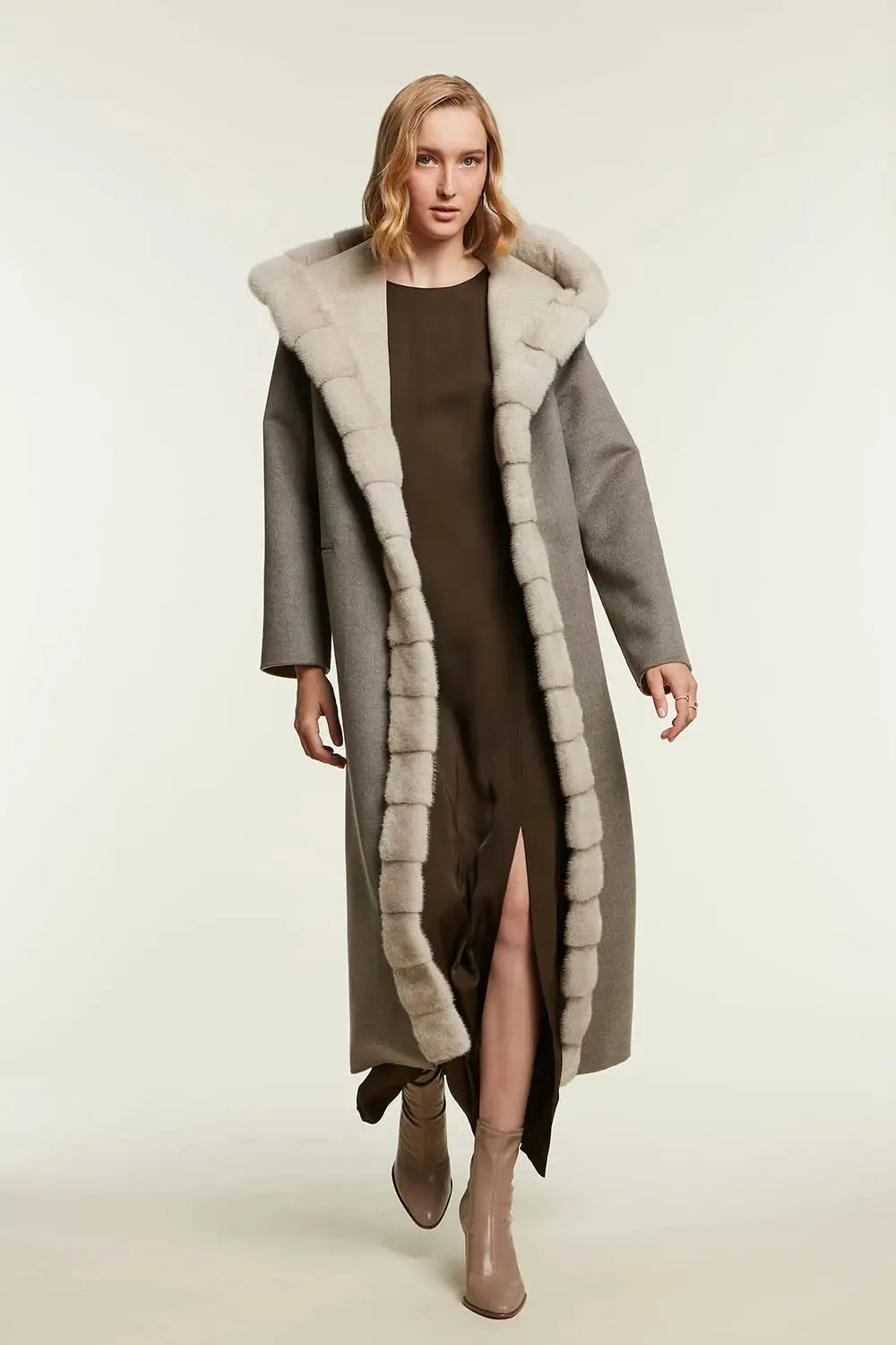 Long cashmere coat with fur hood