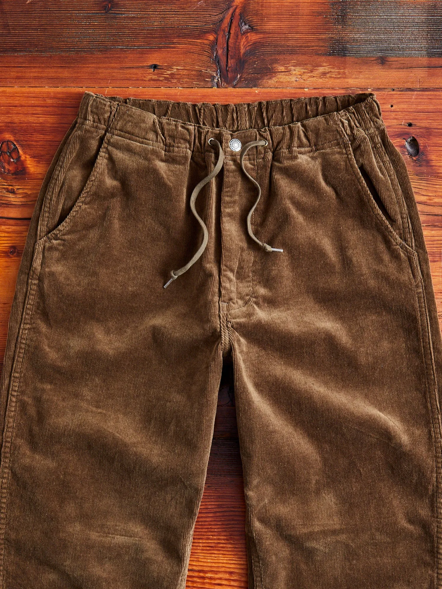 New Yorker Stretch Corduroy Pants in Brown