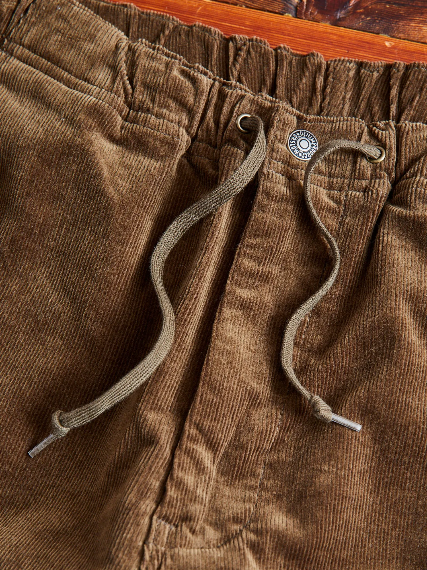 New Yorker Stretch Corduroy Pants in Brown