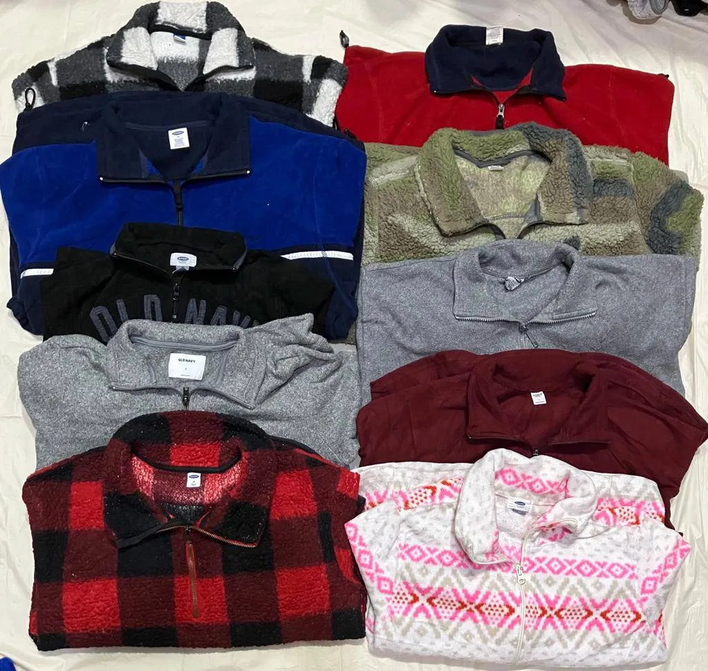 Old Navy Jacket in Fleece - 20 Pieces